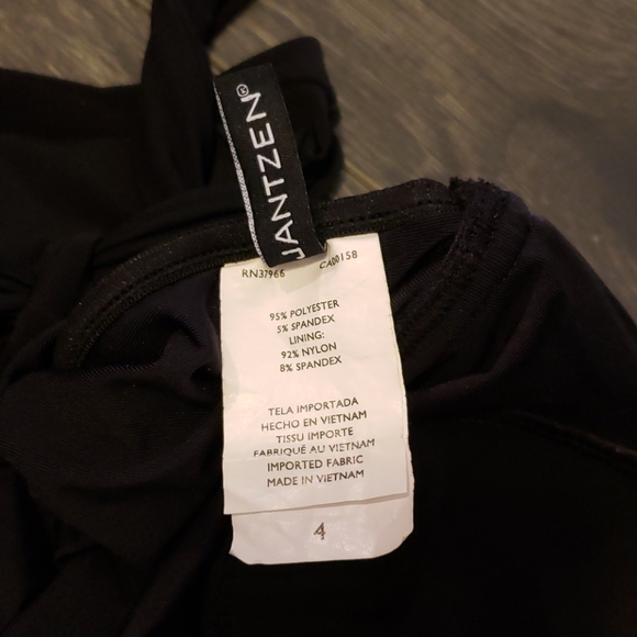 Jantzen One-Piece Halter Swim Suit size 4 - Picture 4 of 4